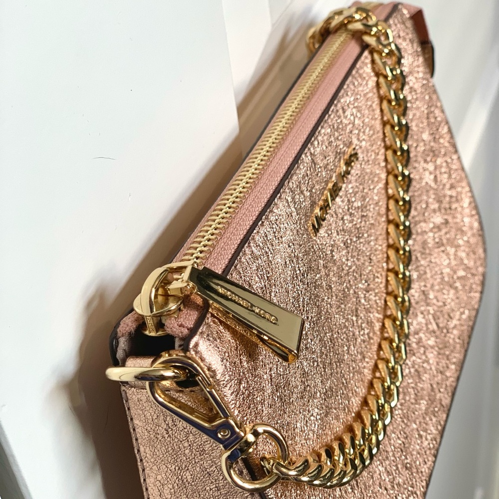 Michael Kors Amor. Mini Purse Wristlet